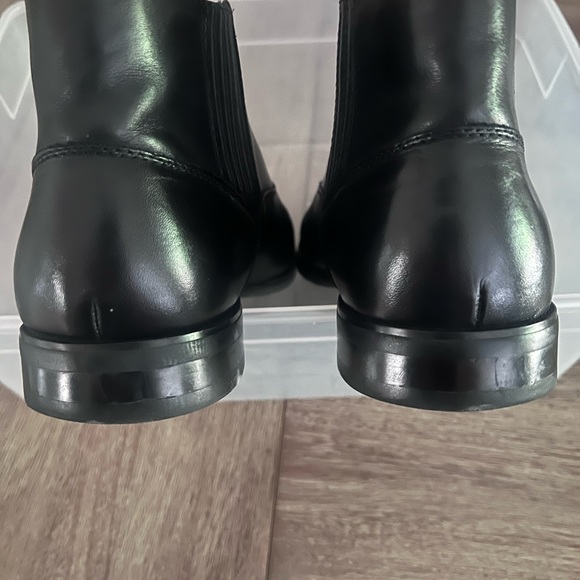 Calvin Klein - Picture 4 of 5